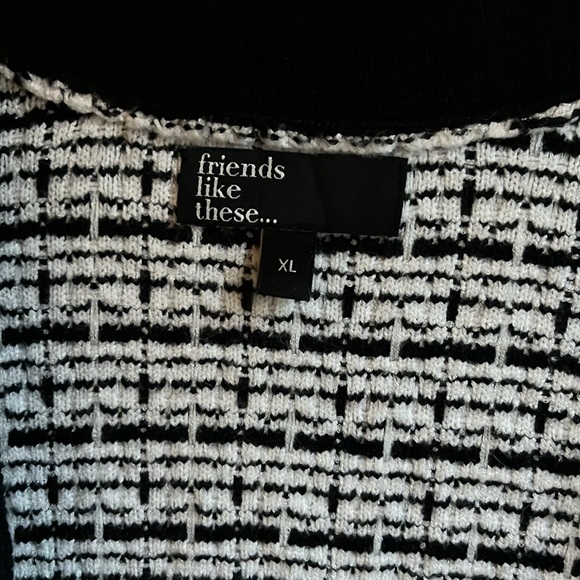 Black and white cardigan - Picture 6 of 8